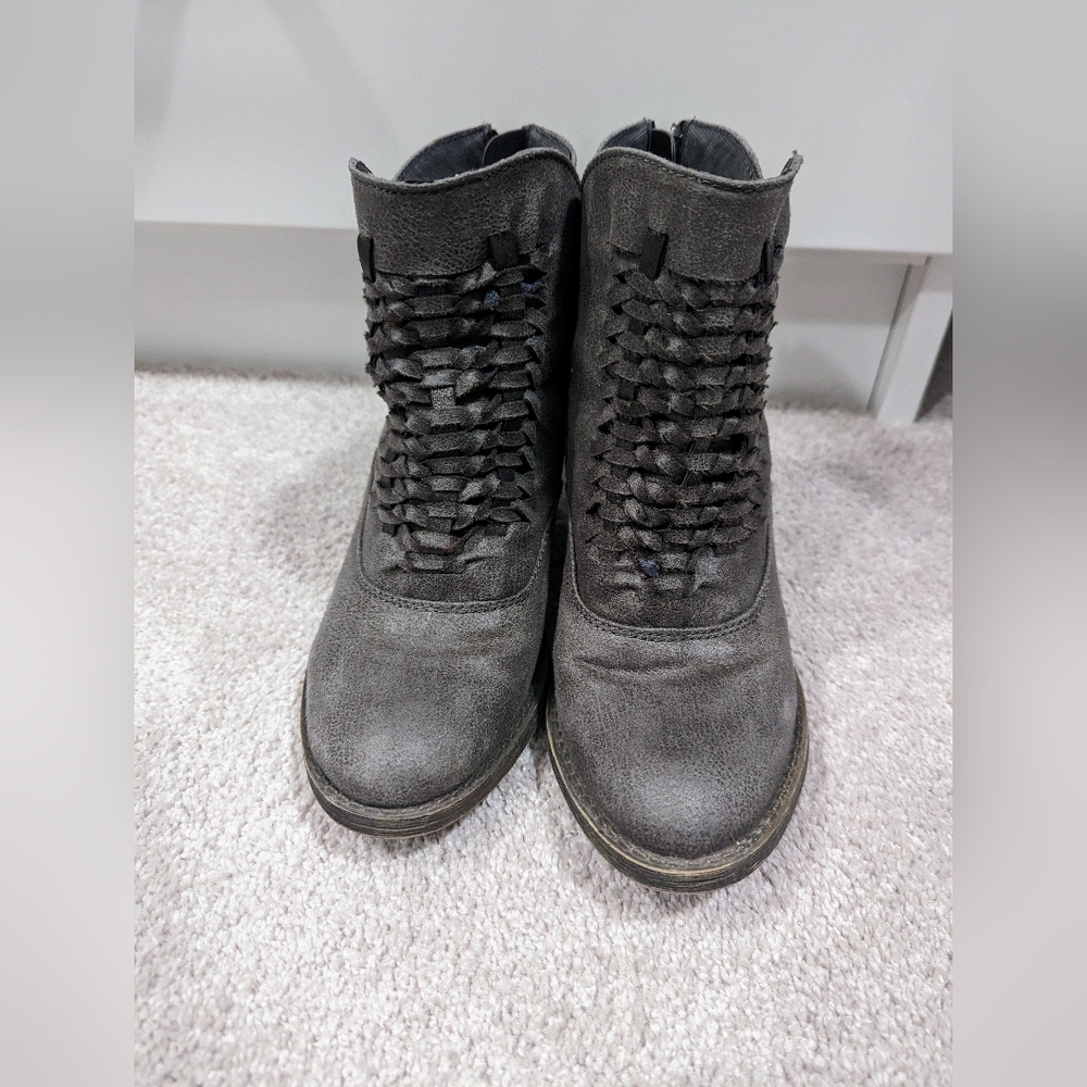 Maurices boots size 5